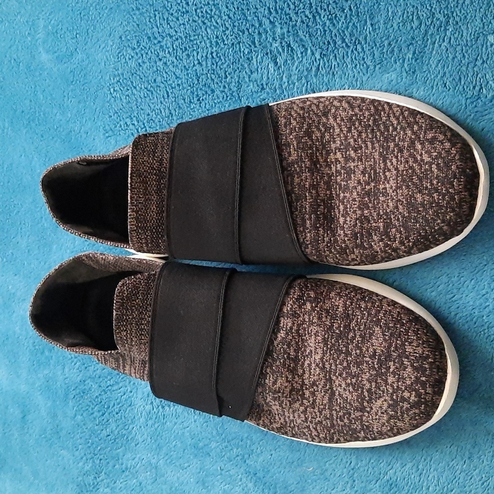 Vince Aston Slip-on Sneaker Taupe/Black Size US 7-7.5